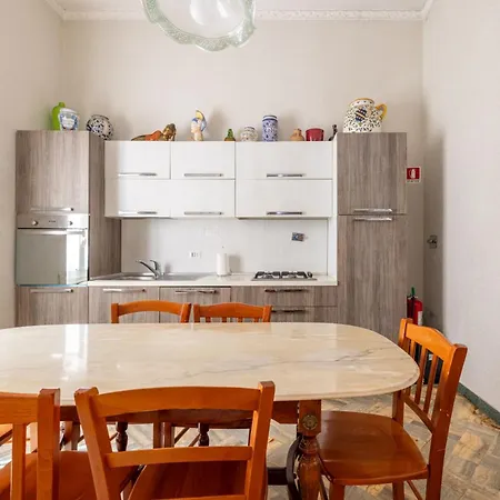 Appartement House Montebello